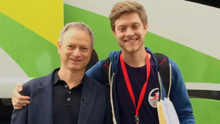 Gary Sinise Announces His Son Mac Has Died Aged 33. Read full story in comment,.,/,/,/